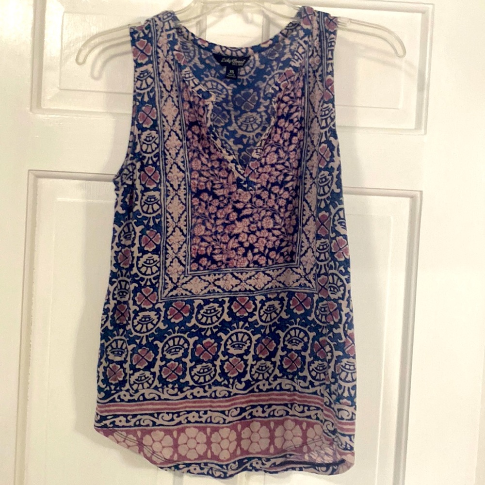 V neck tank